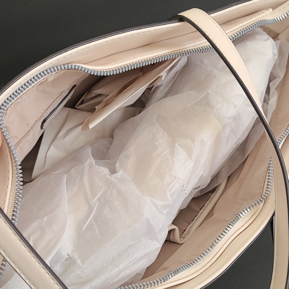 🚫NO LONGER AVAILABLE🚫 Nine West Tote - Picture 10 of 17
